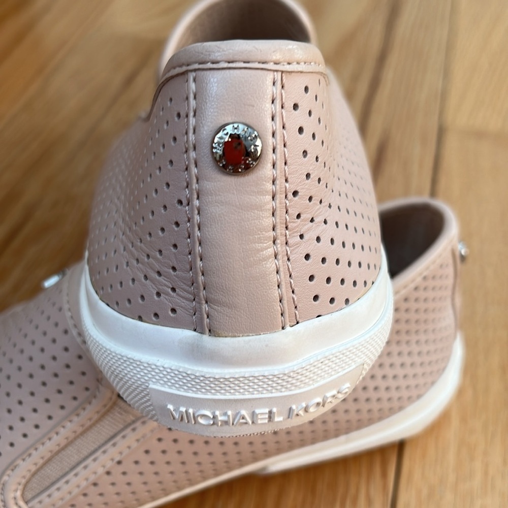New Michael Kors Soft Pink 9.5 Boerum Double Gore Lasered Leather slip on shoes - Picture 4 of 10